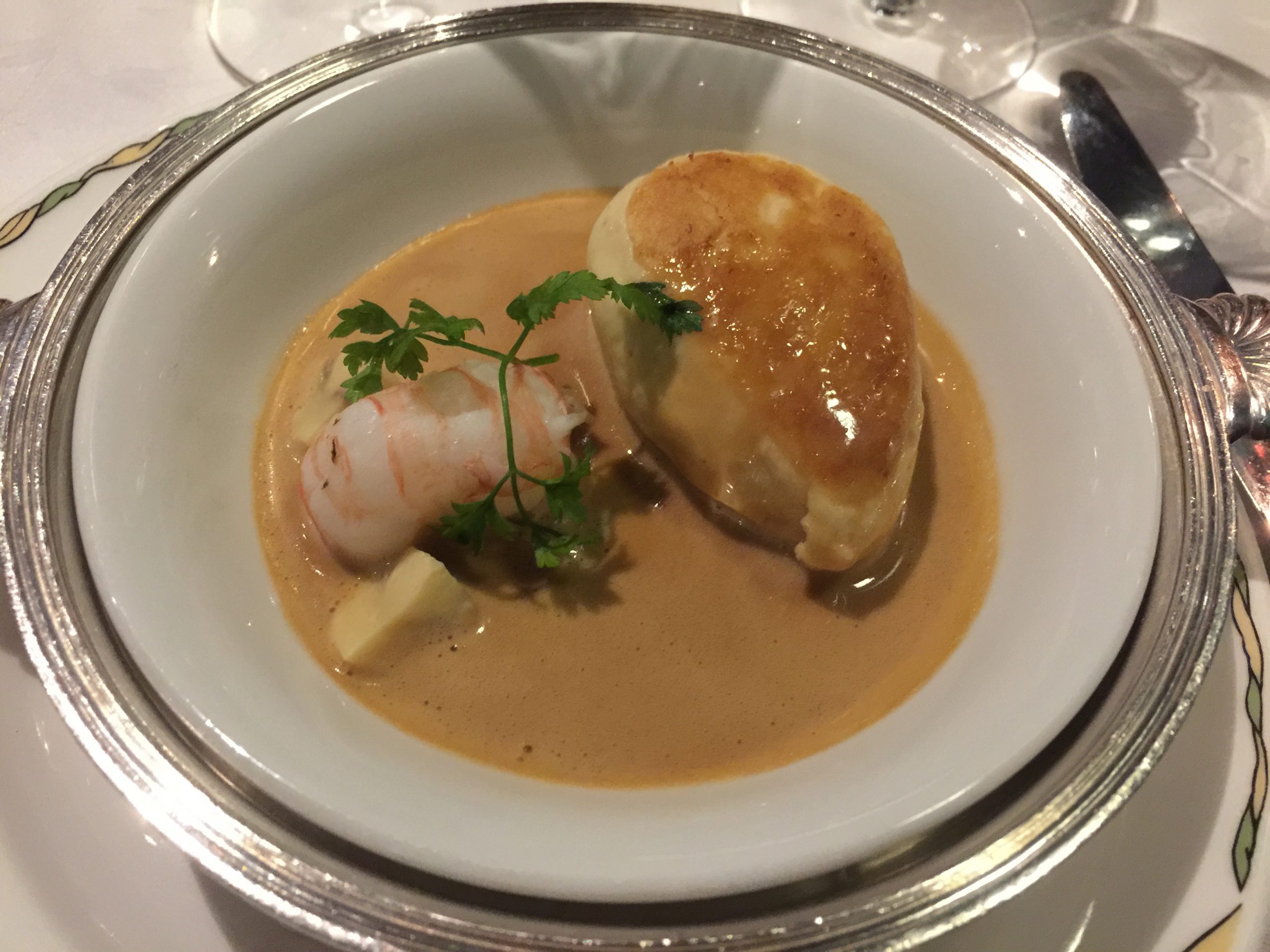 Quenelle de brochet à la lyonnaise
